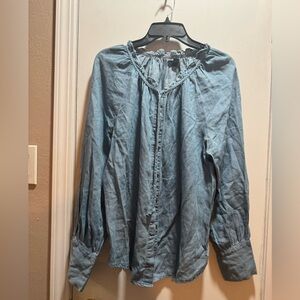 Preowned a.n.a. (A New Approach) Lightweight Denim Top In Size L